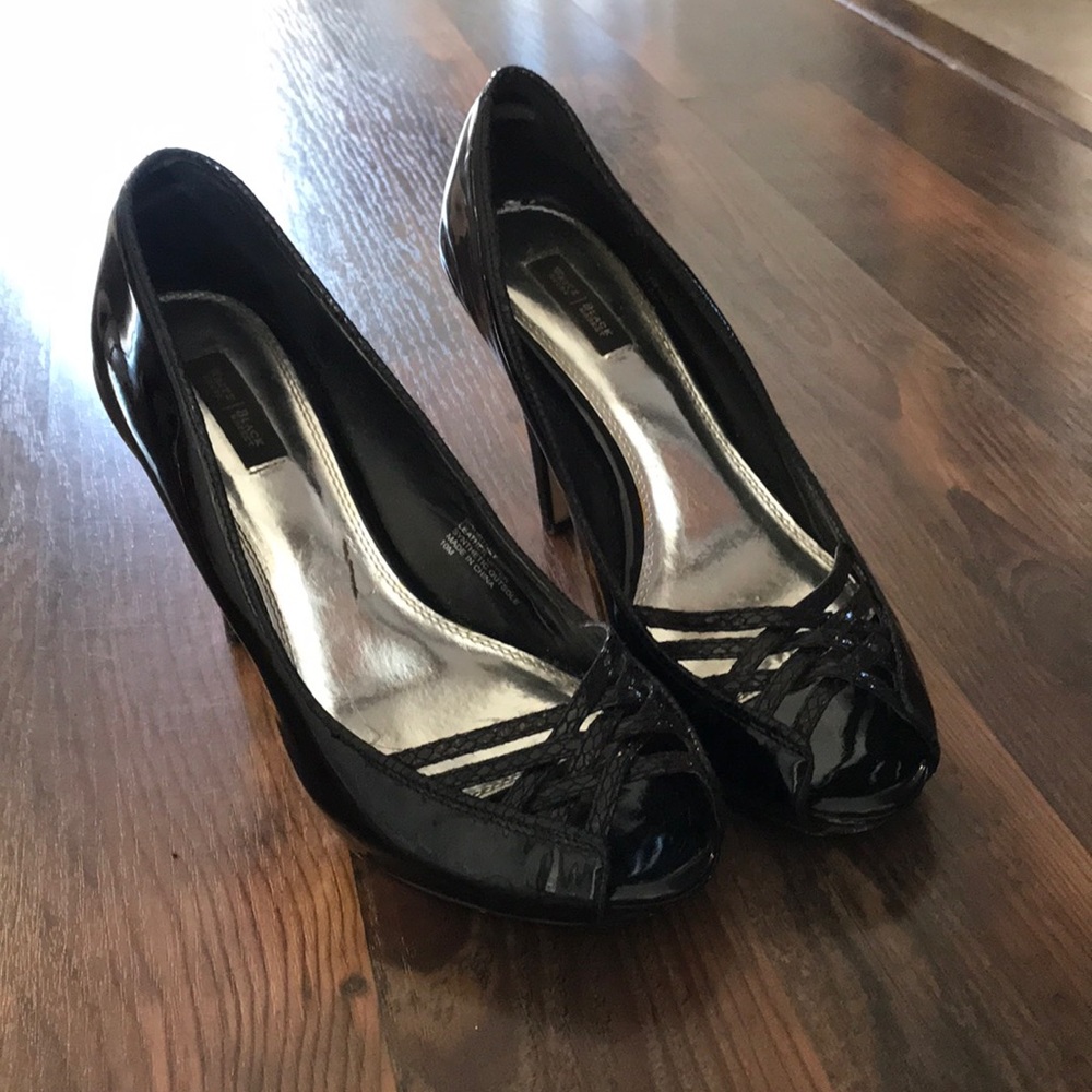 Patent leather peep toe pumps